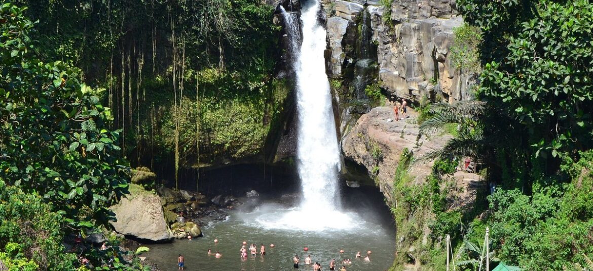 tegenungan-waterfall